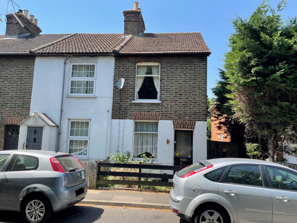 Lot: 127 - END-TERRACE HOUSE FOR IMPROVEMENT -